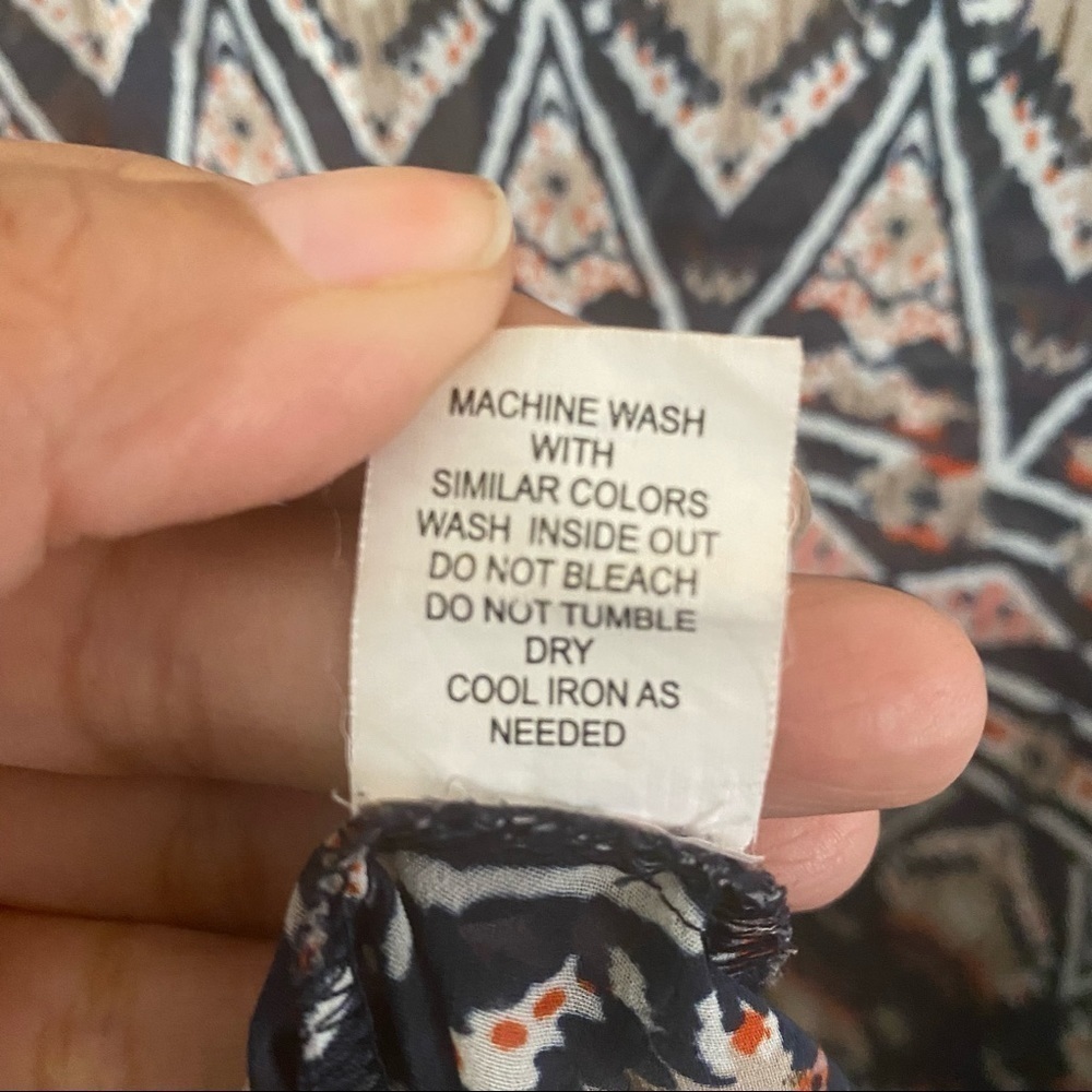 Flowy Tunic Blouse Size Large - image 7